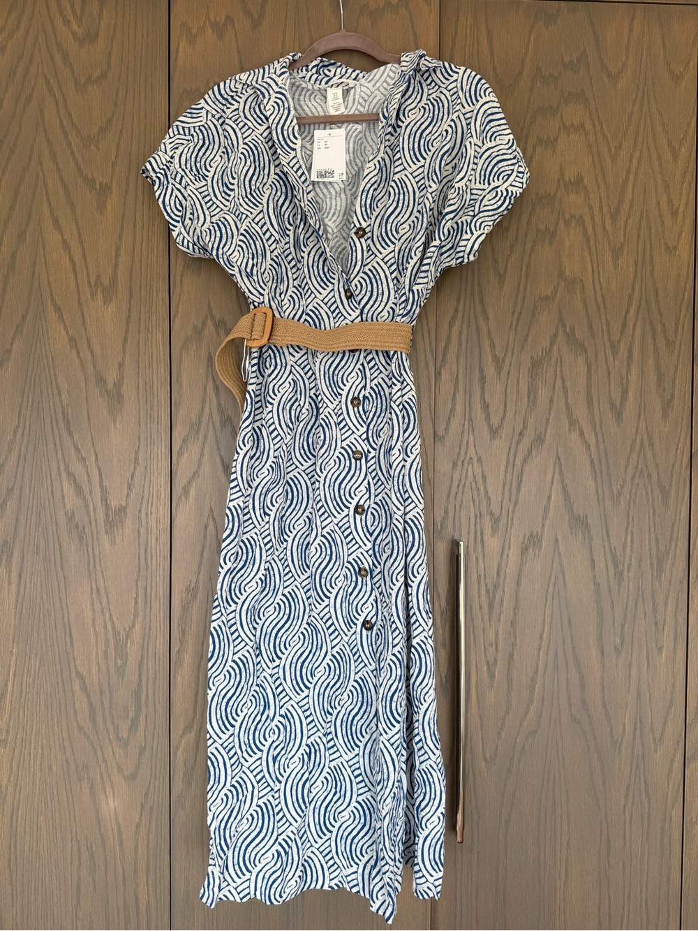 H&M Blue and White Wave-Print Maxi Dress with Tan Belt